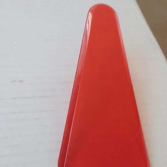 $4 Add-on Red Cake Server - Picture 4 of 4